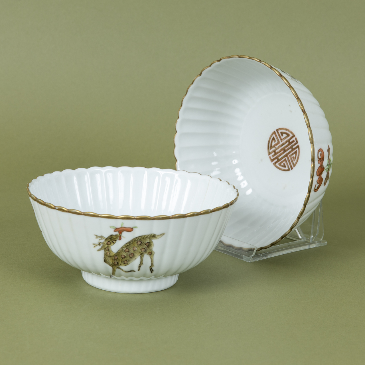 Pair of Bowls with Auspicious Symbols