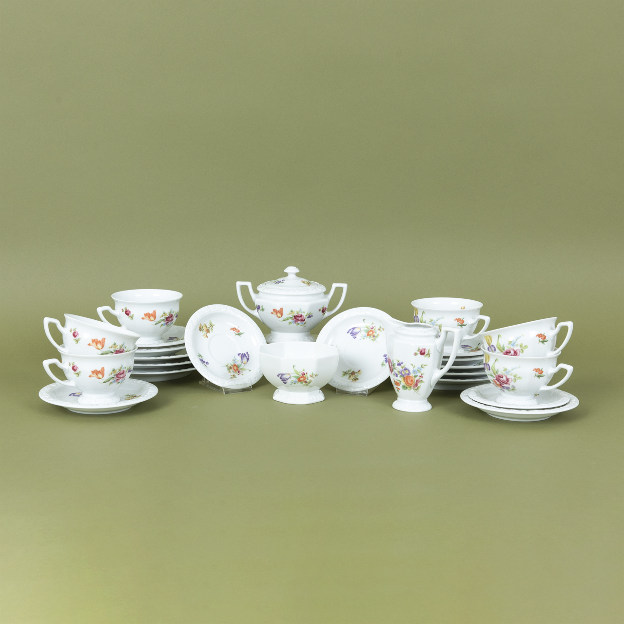 24-piece "Classic Rose" Tea Set