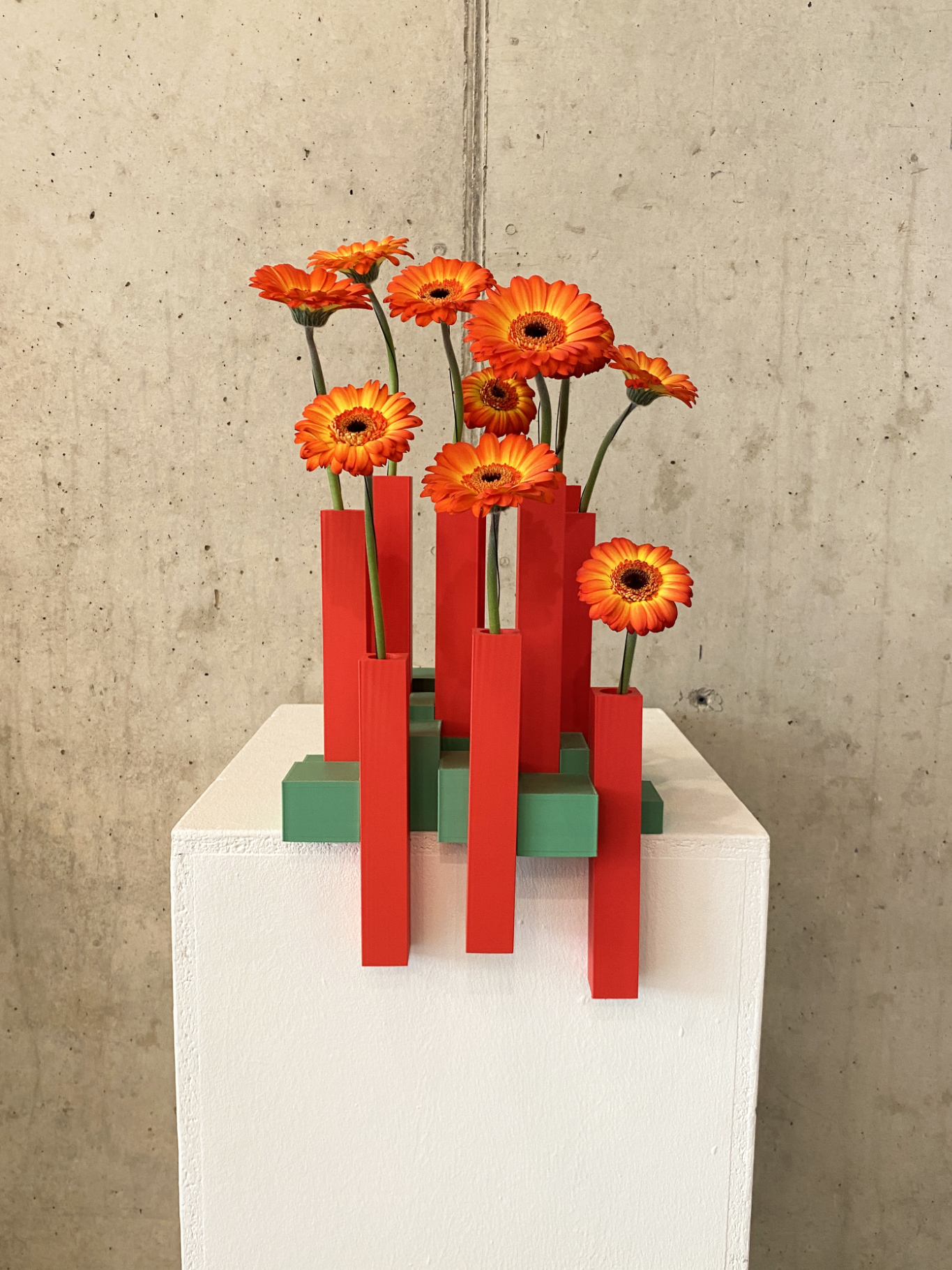 Vase “City-Transformation” – flowers instead of smoke, by Inga Reichert