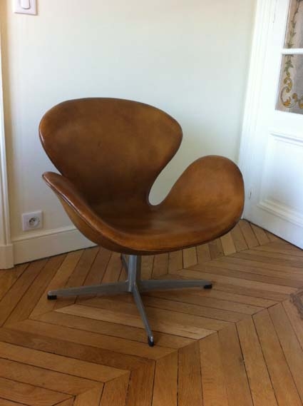 Swan Armchair by Arne Jacobsen