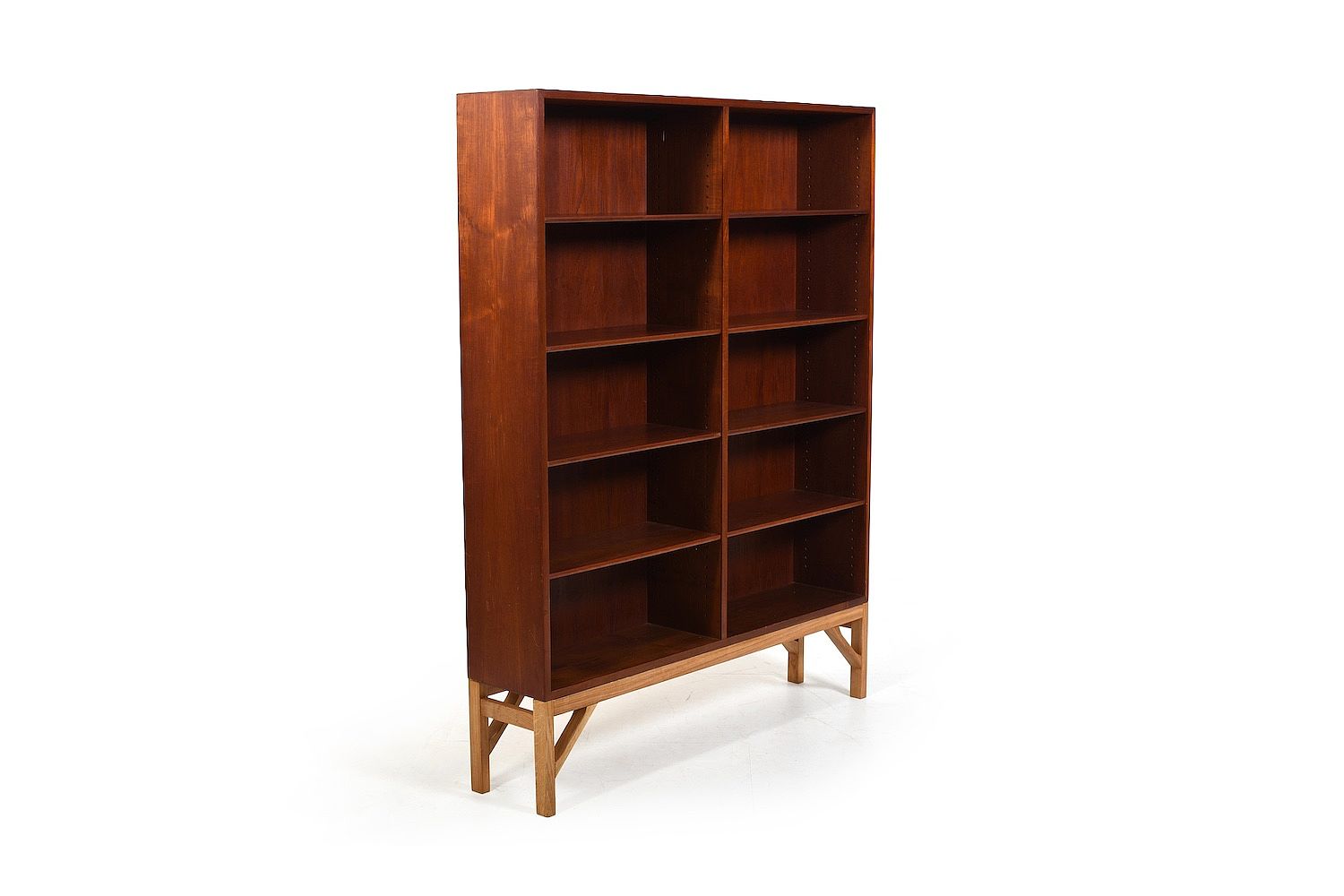 Bookcase model 152 by Børge Mogensen