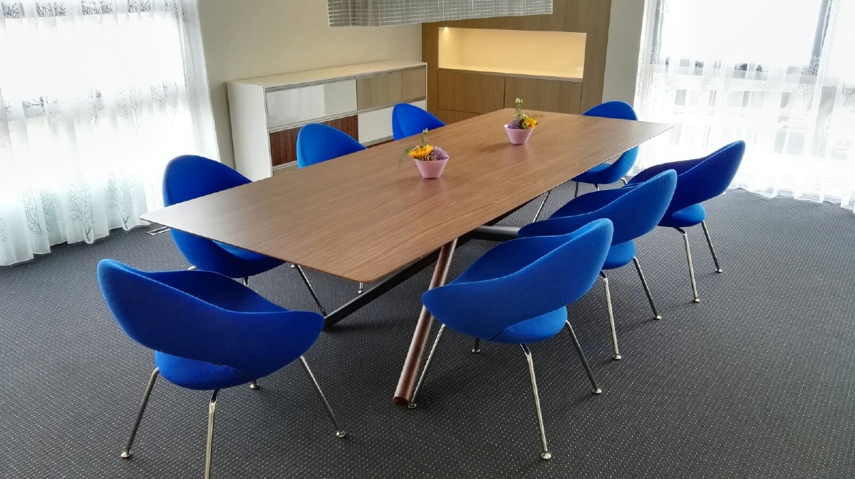 Interieur op maat voor spreekkamer notariskantoor