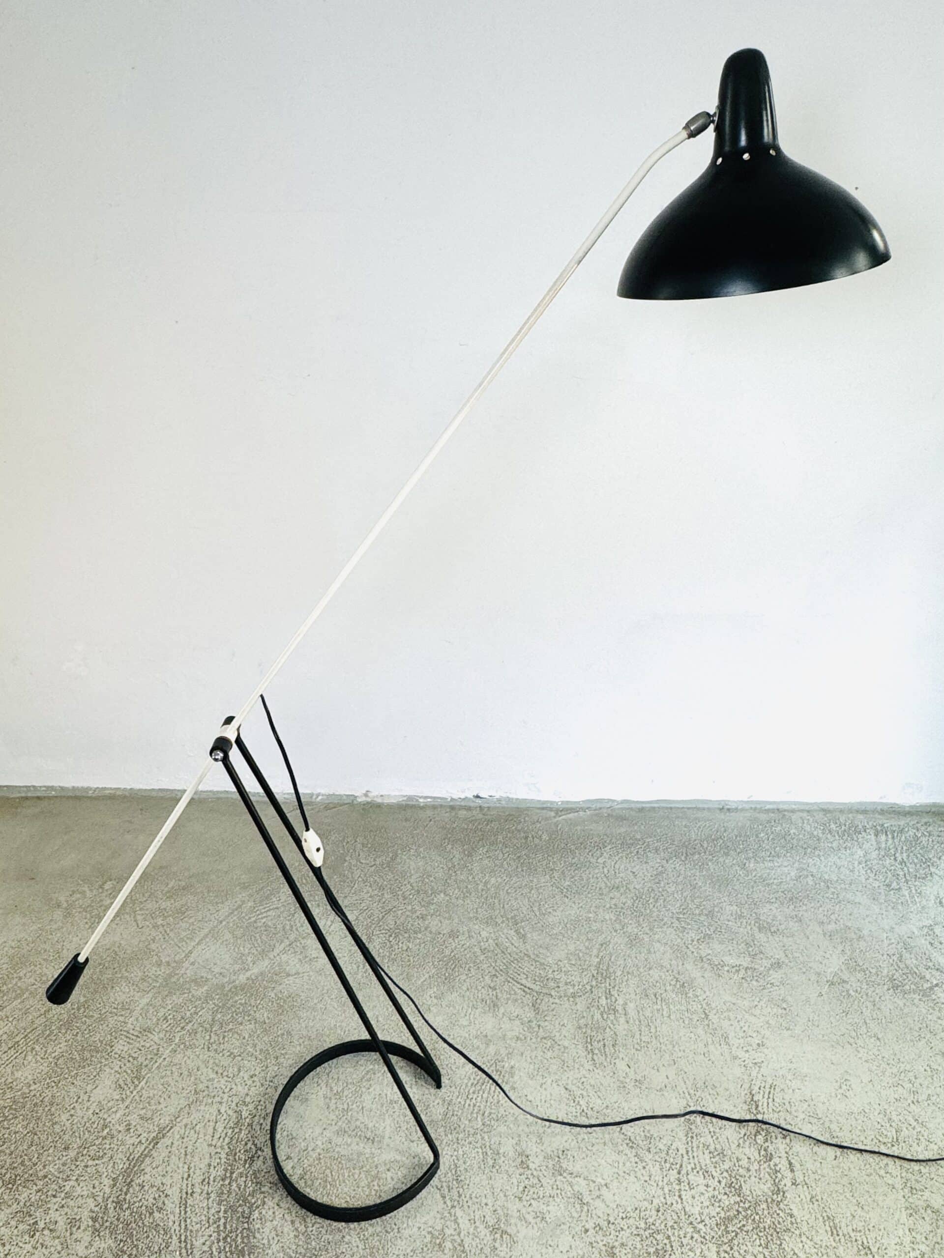 Tivoli Grasshopper Floor Lamp by Fiedeldij