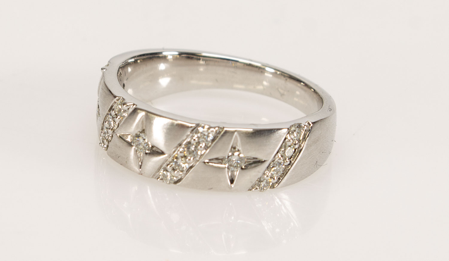 Ladies' Ring