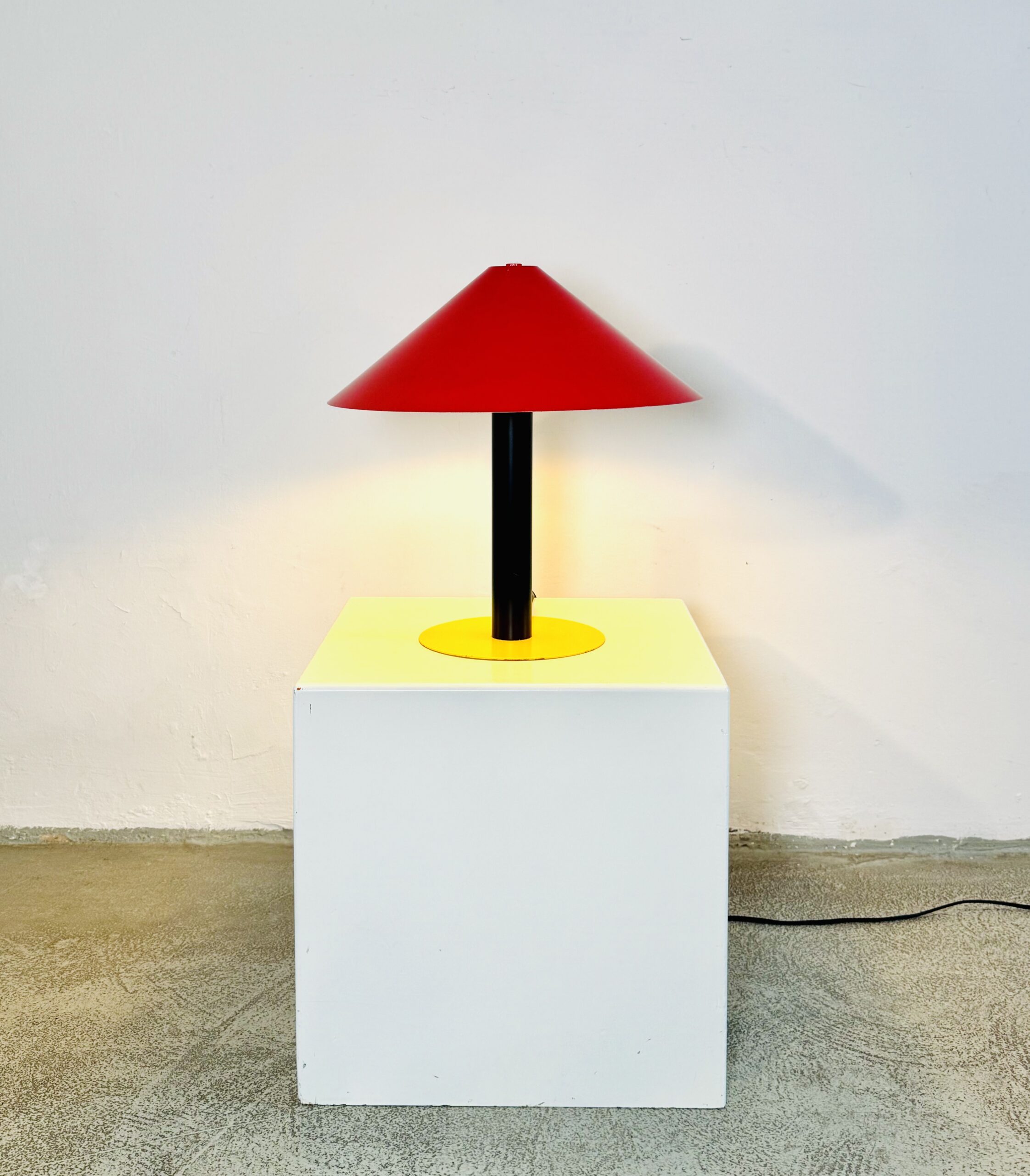 Memphis Style Desk Lamp by Anvia
