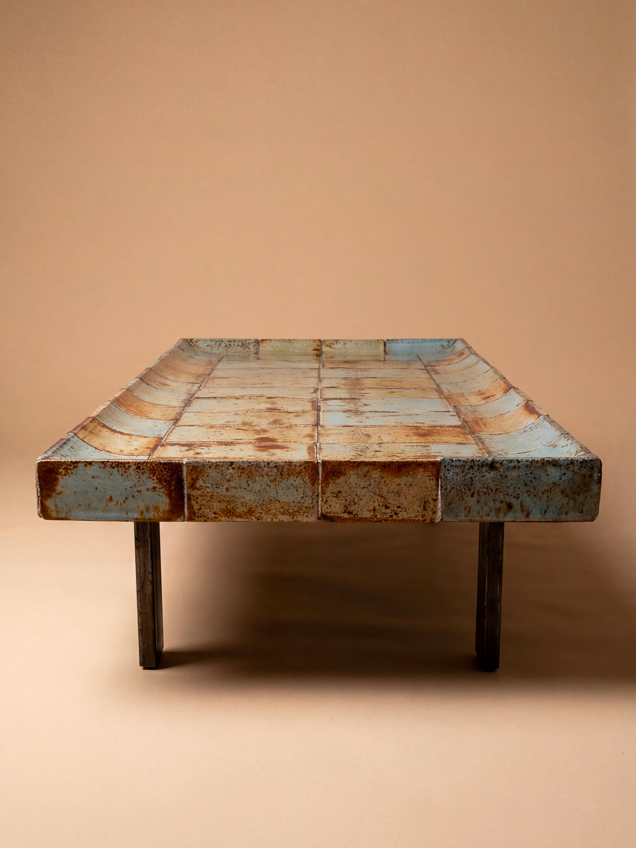 Table Basse Cuvette par Roger Capron