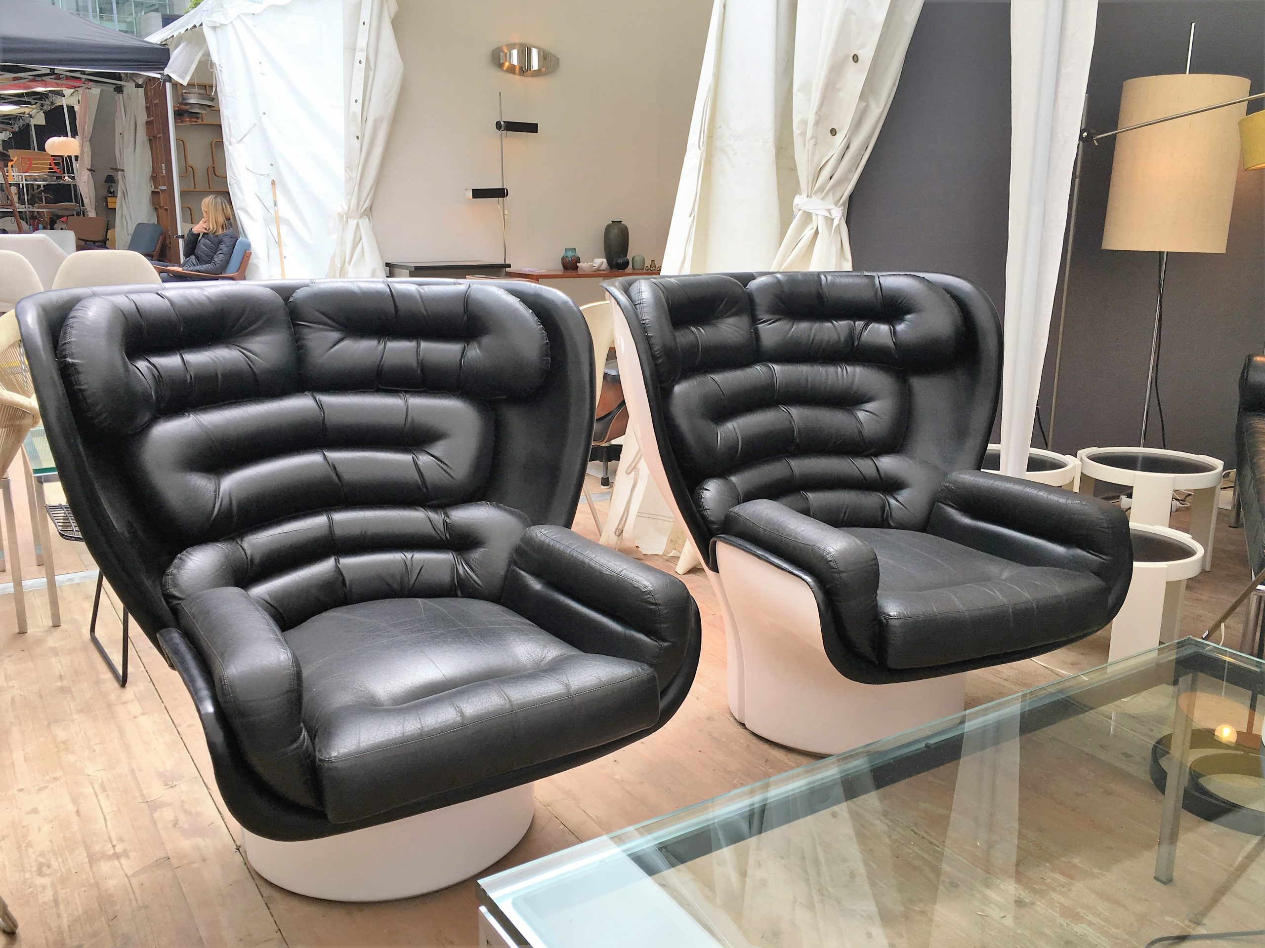 Pair of Elda Leather Armchairs by Joe Colombo