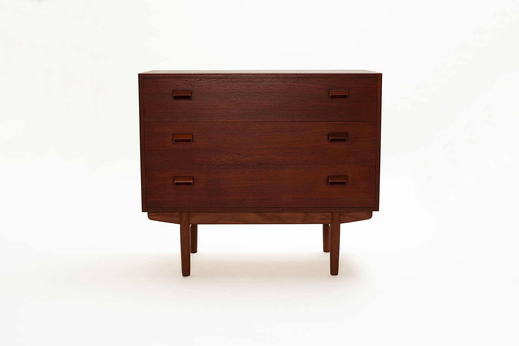 Model 133 Vanity Dresser