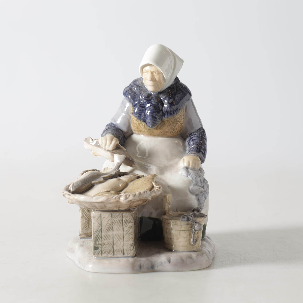 Porcelain Figurine, Fiskarfru