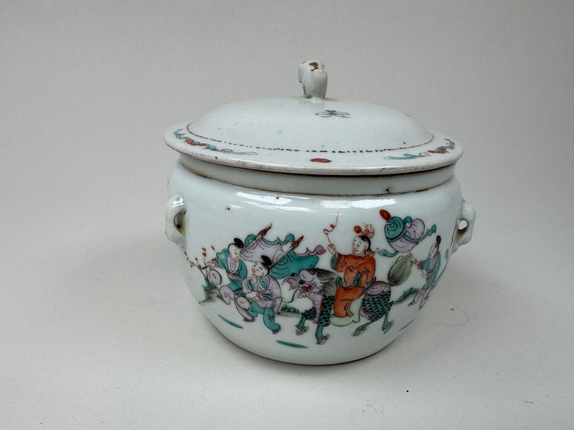 Covered Porcelain Pot with Polychrome Decoration