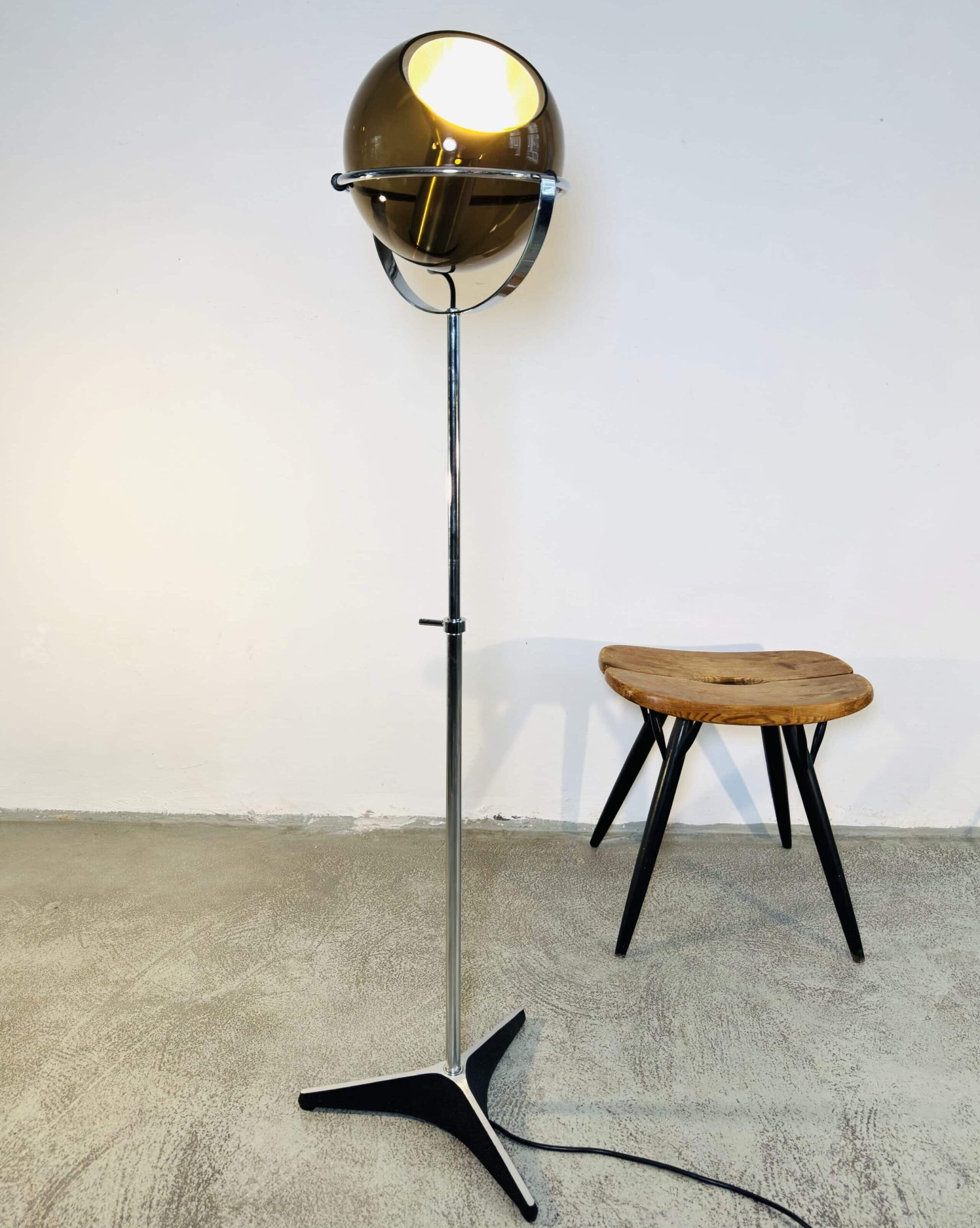 Globe 2000 Floor Lamp