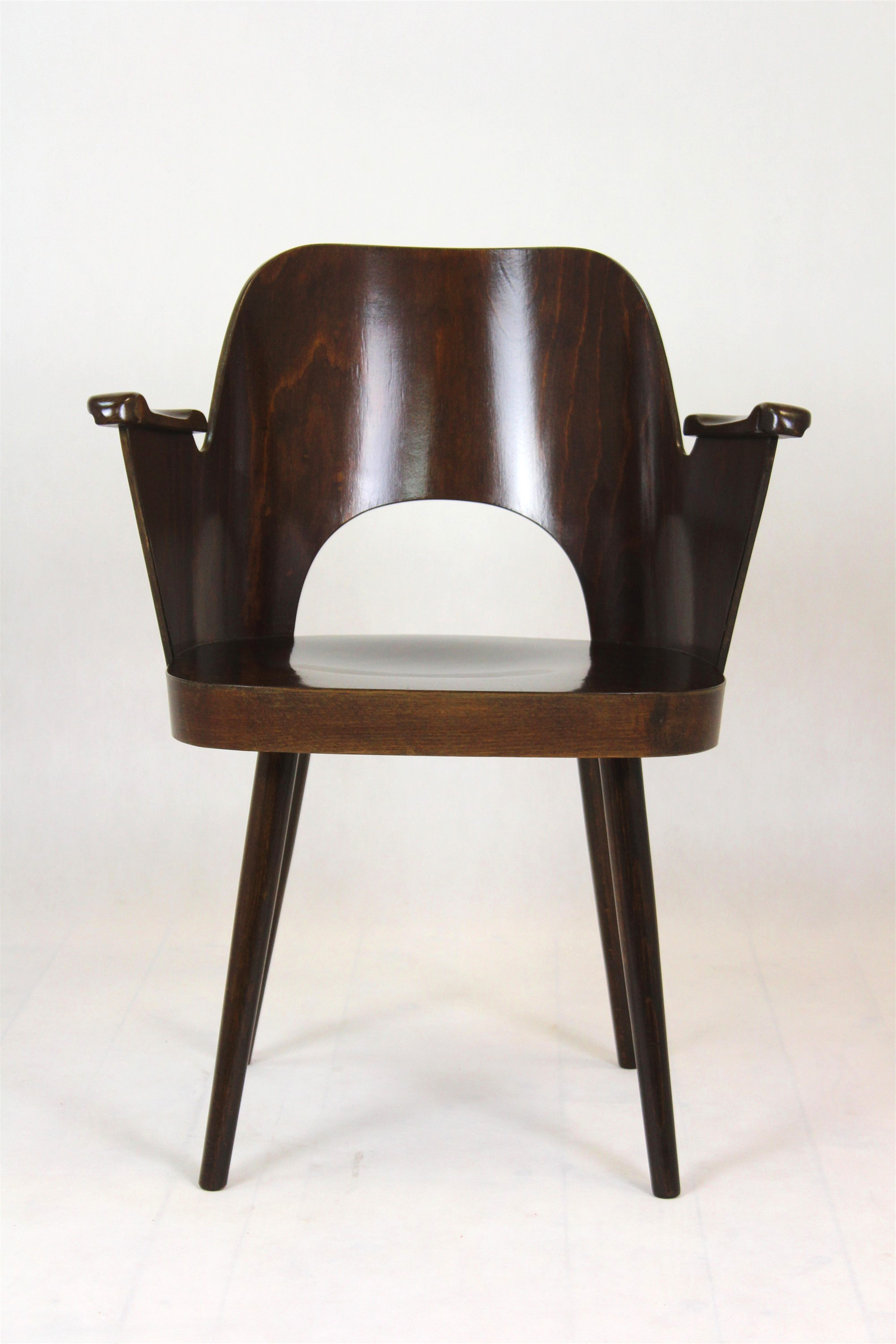 Armchair No. 711