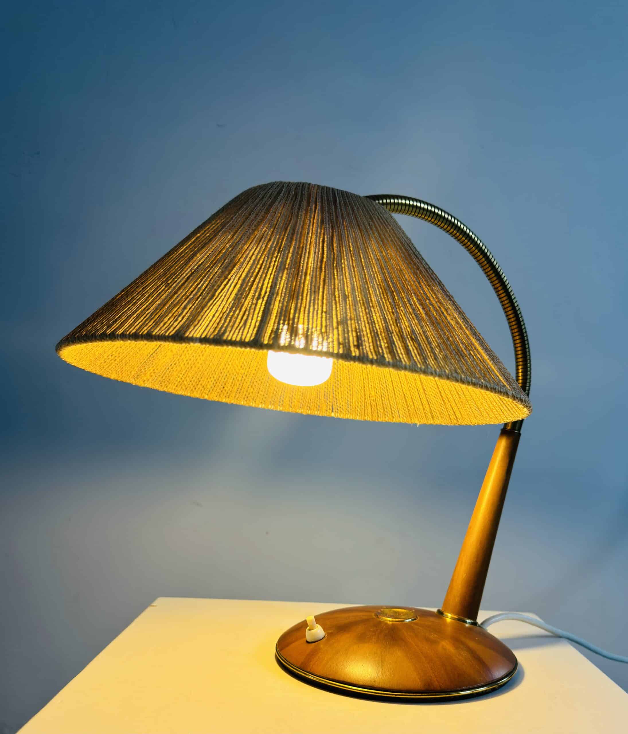 Model 33 Gooseneck Table Lamp