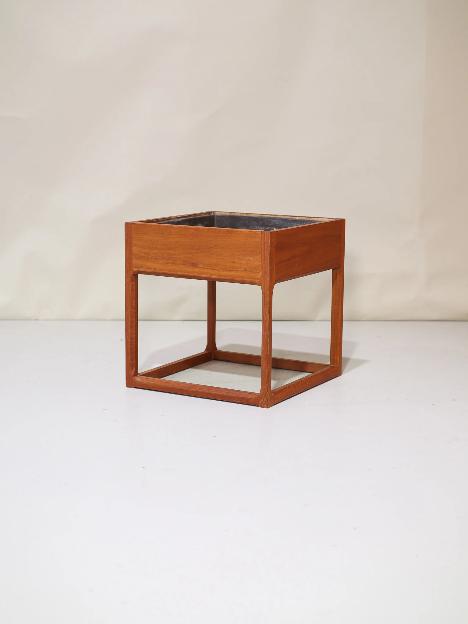 Aksel Kjersgaard Teak Planter