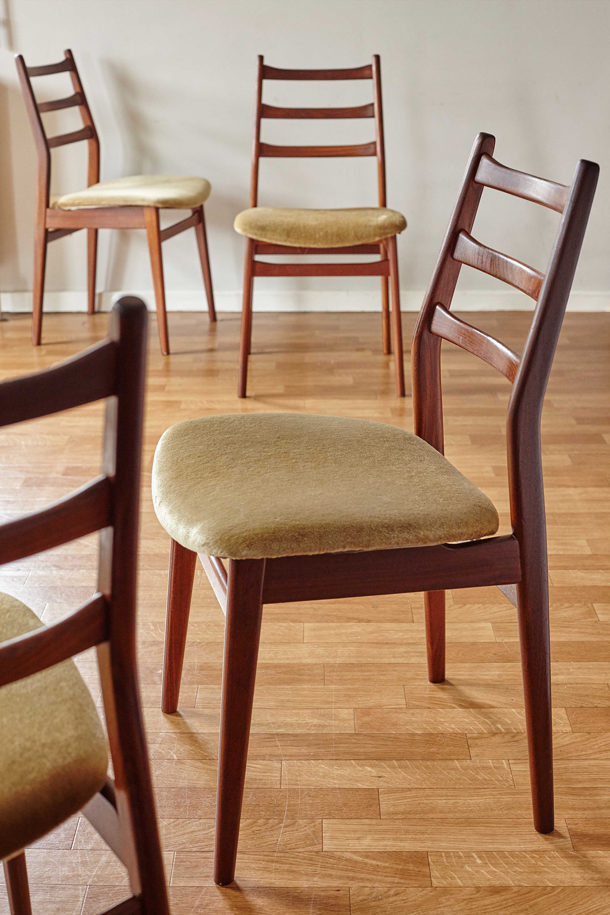 Set of 4 Teak Dining Chairs