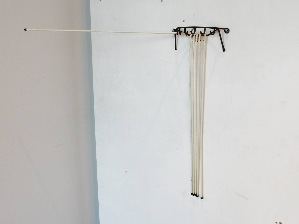 Tomado Towel Rack