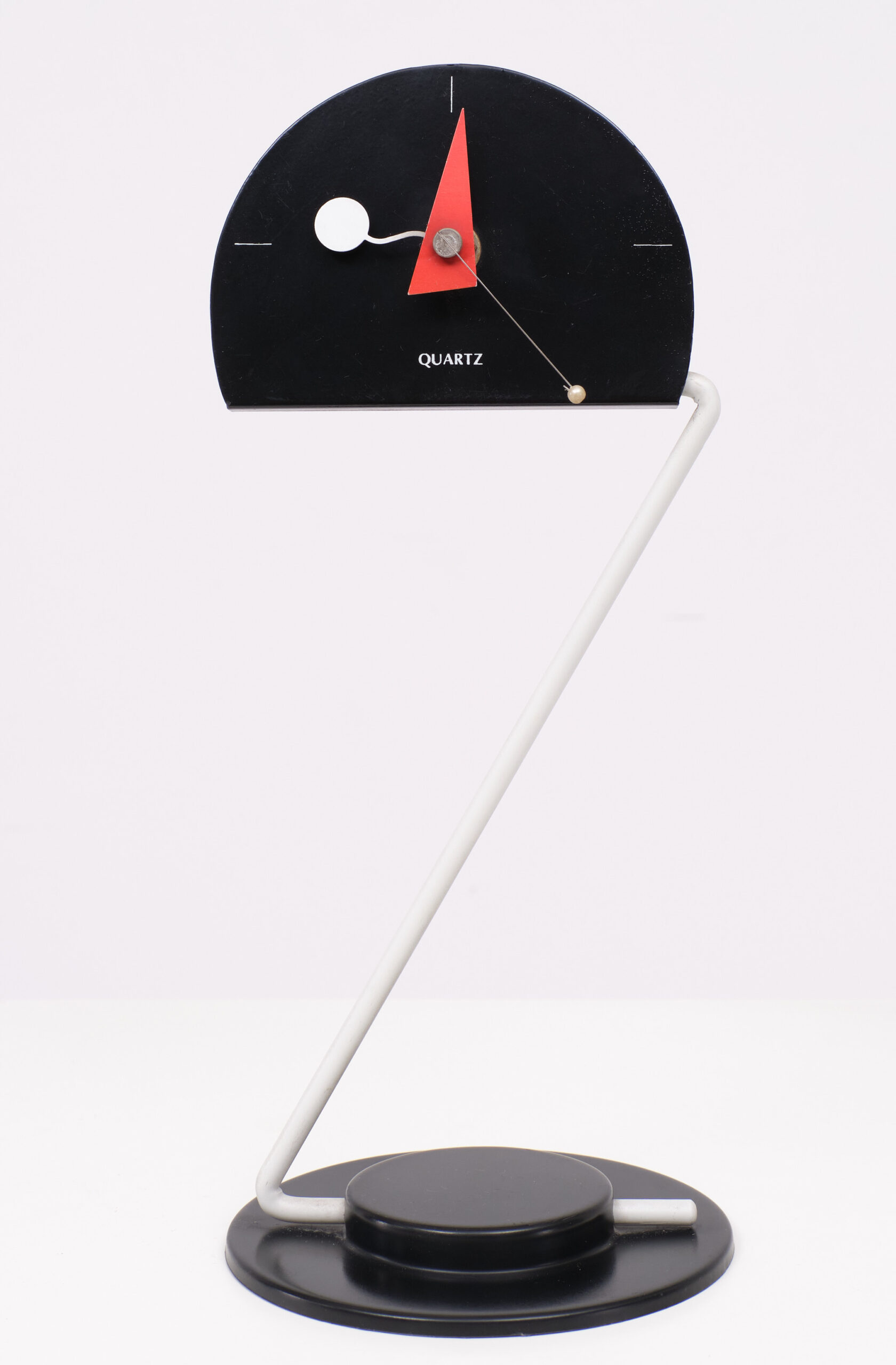 Artec Table Clock by Nicolai Canetti