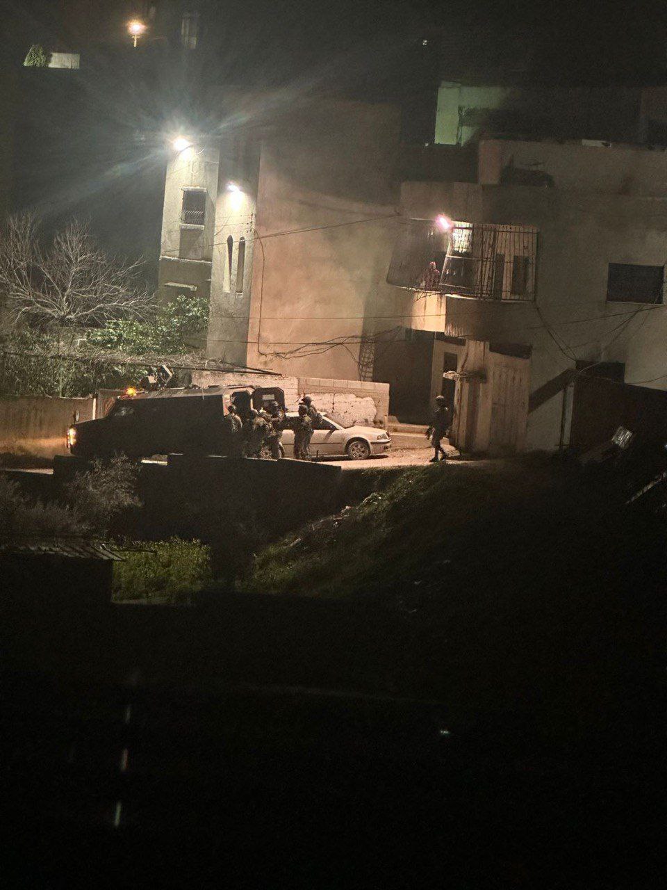 الاحتلال يشن حملة اعتقالات واقتحامات واسعة في مدن وبلدات الضفة الغربية