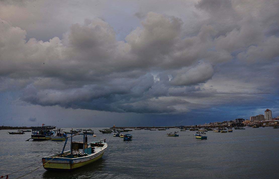 حالة الطقس: أجواء غائمة وأمطار في معظم المناطق