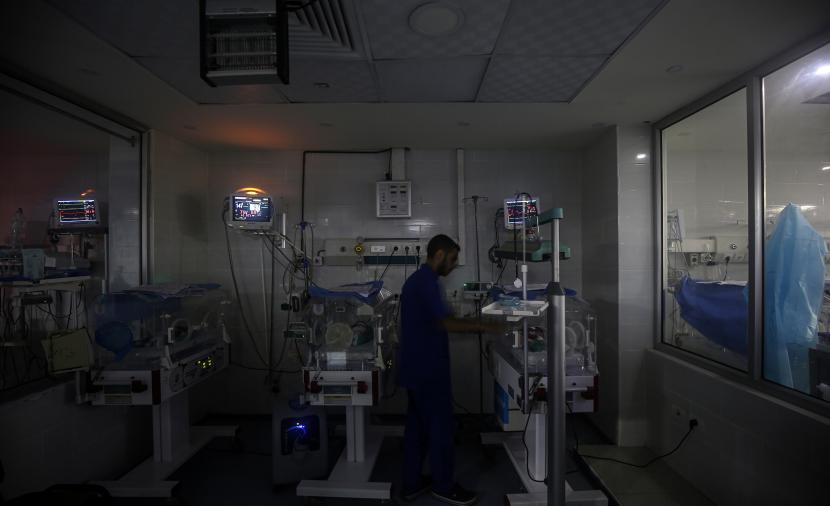 وزارة الصحة بغزة تحذر من كارثة صحية بسبب نقص الزيوت اللازمة لتشغيل المولدات