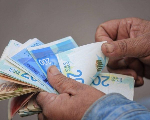 المالية تعلن صرف دفعة من راتب كانون الثاني غدا الاثنين