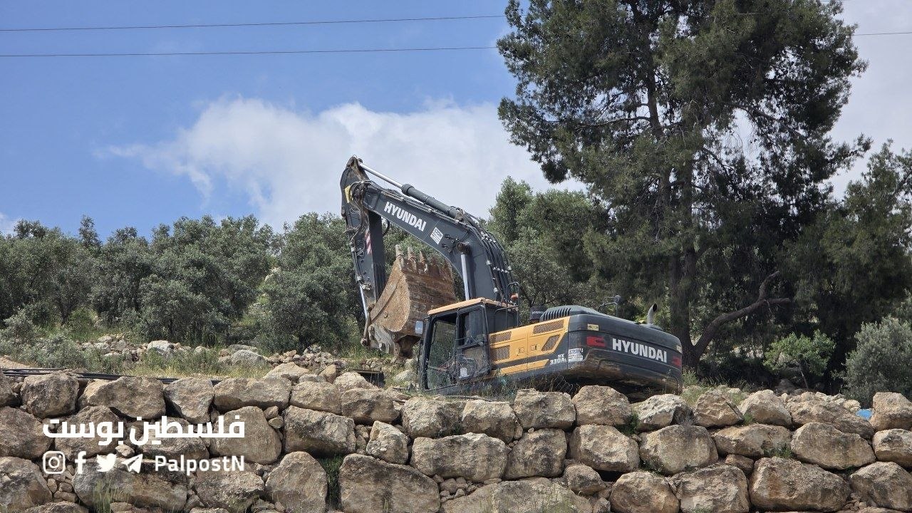 الاحتلال يهدم منزلاً في ترقوميا غرب الخليل ويجرف أراضي في القدس