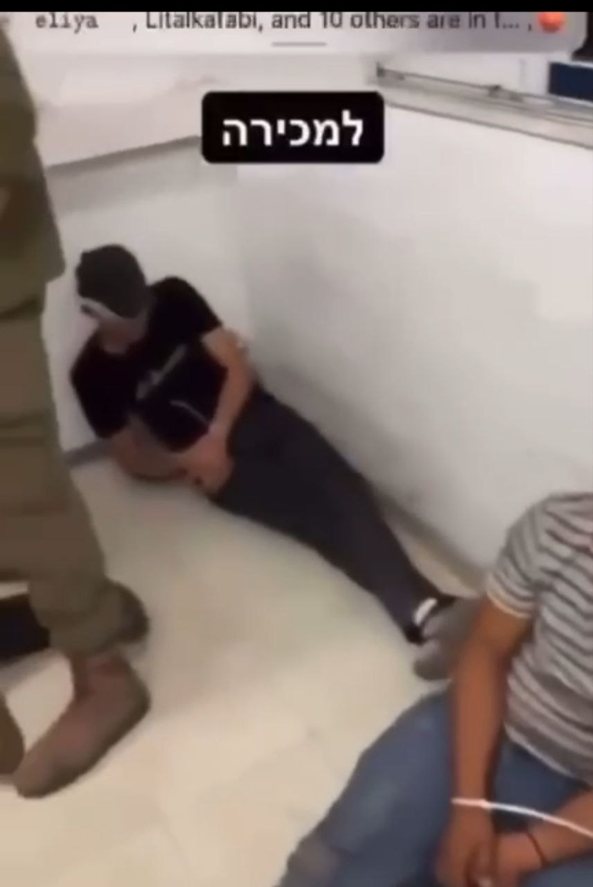 للبيع بـ100 شيكل.. جندي إسرائيلي يستهزئ بأطفال فلسطينيين مكبلين ومعصوبي الأعين في انتهاك صارخ