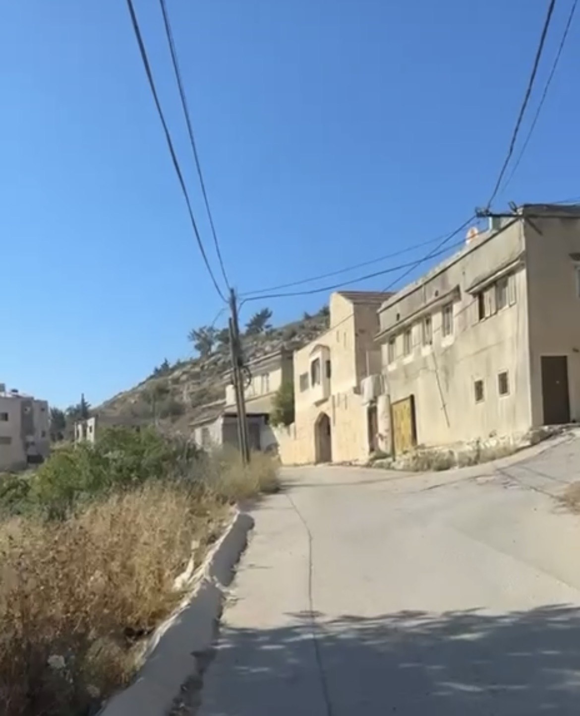 مستوطنون يهاجمون منزلاً في برقة شمال غرب نابلس