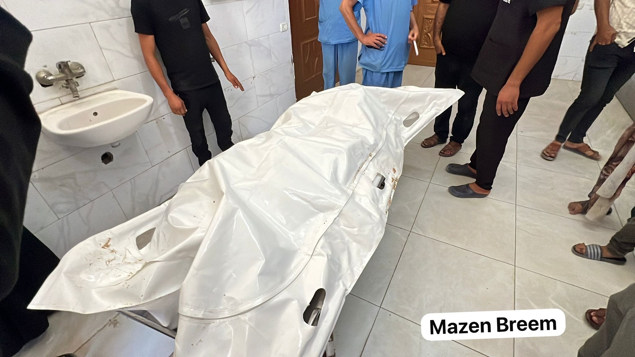 شهيد ومصابون جراء قصف الاحتلال مواصي خانيونس جنوب قطاع غزة