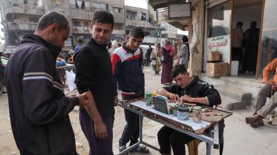 سياسات الاحتلال تصنع حالة ركود في أسواق غزة والشيكل الخامل يزيد المعاناة