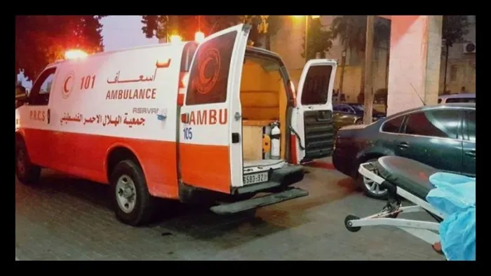 مستوطنون يهاجمون سيارة إسعاف ويصيبون مسعفين شرق بيت لحم
