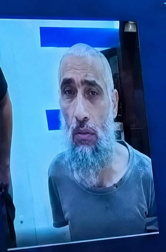ملامح هزيلة وتدهور صحي.. الصحفي محمد عرب يظهر للمرة الأولى بعد أكثر من عامين من الاعتقال