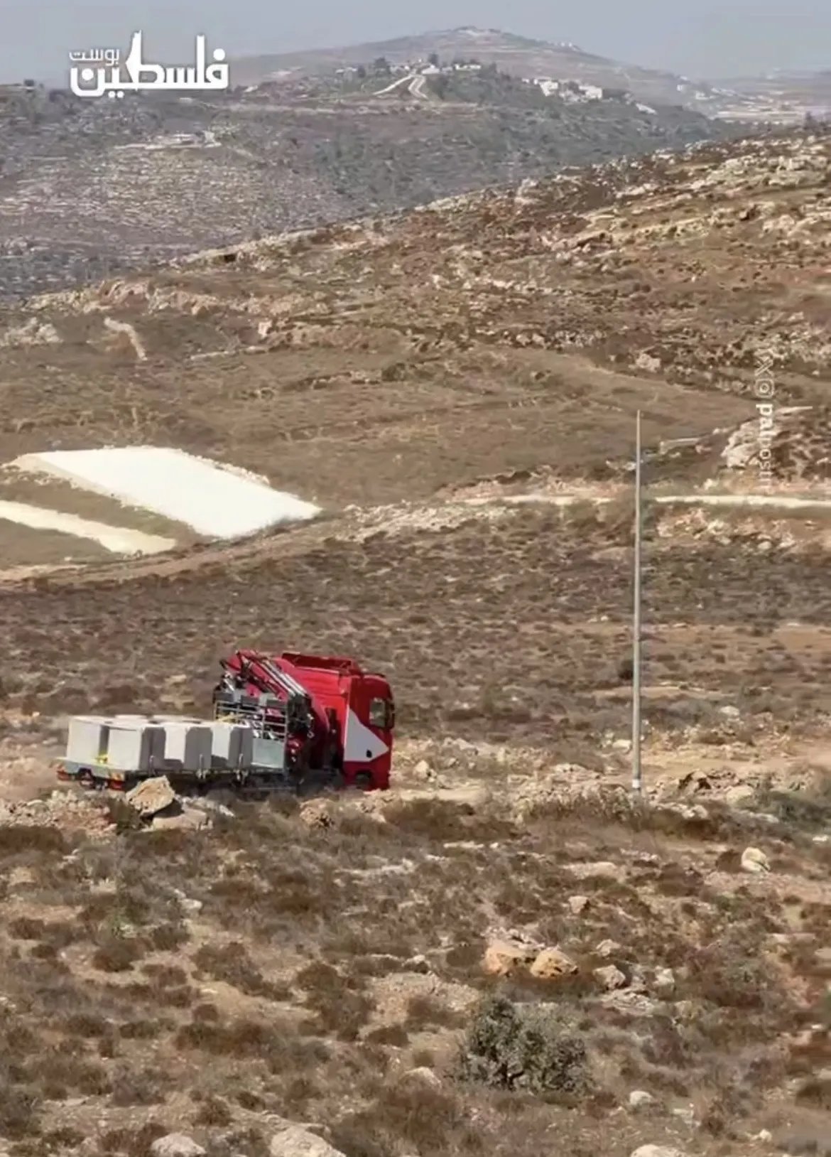 نابلس: الاحتلال ينصب بوابة على الطريق المؤدي إلى 3 منازل محاصرة في قصرة