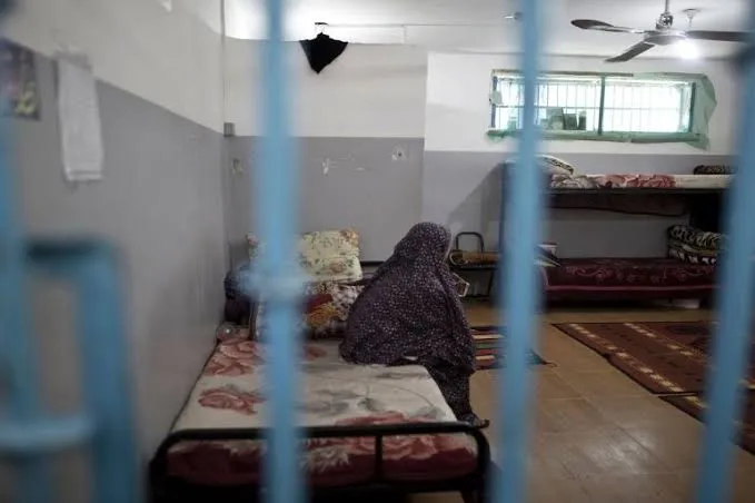 بعد اقتحام زنازين الأسيرات.. مطالب دولية بالتحقيق في التعذيب والتجويع والإهمال الطبي