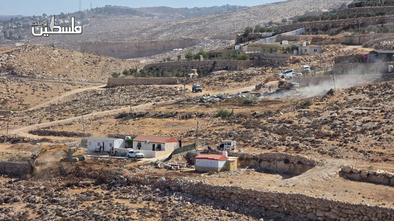 الاحتلال يهدم مساكن الفلسطينيين في حمصة جنوب الخليل 