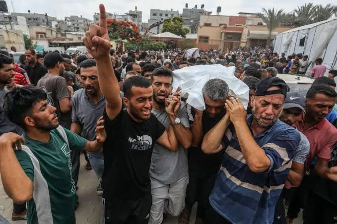 شهيدان ومصابون بنيران الاحتلال في غزة منذ فجر اليوم