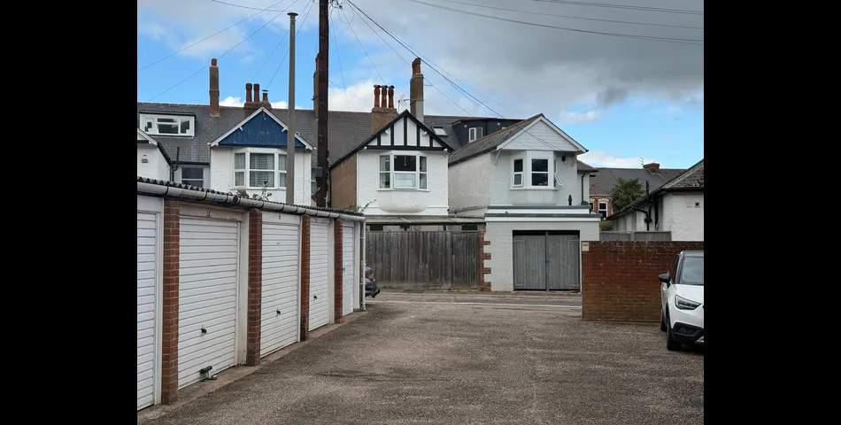 FORECOURT LAND WITH POTENTIAL