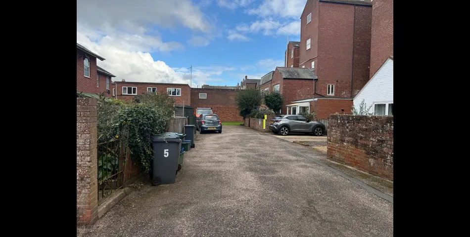 FORECOURT LAND WITH POTENTIAL