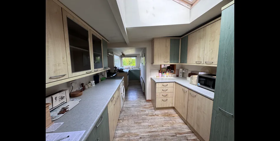 BUNGALOW ON PLOT WITH POTENTIAL