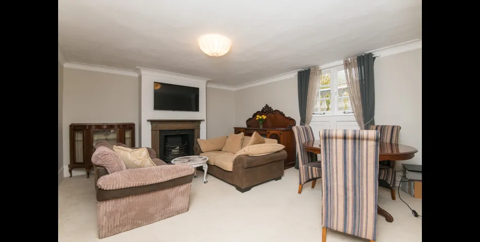 RESIDENTIAL INVESTMENT APARTMENT