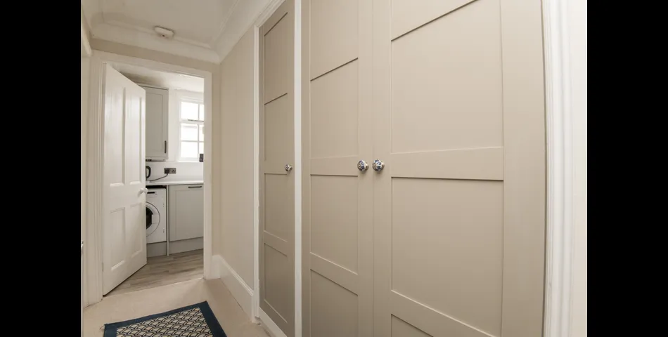 RESIDENTIAL INVESTMENT APARTMENT