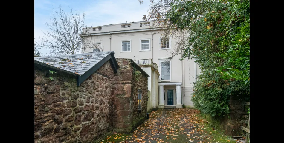 RESIDENTIAL INVESTMENT APARTMENT