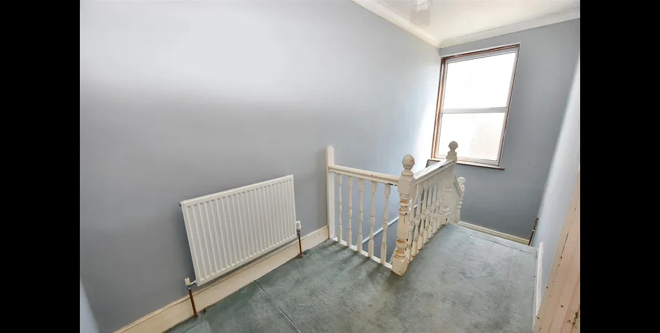 DECEPTIVELY SPACIOUS SEMI-DETACHED HOUSE FOR MODERNISATION