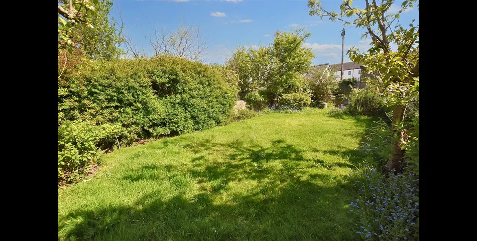 DECEPTIVELY SPACIOUS SEMI-DETACHED HOUSE FOR MODERNISATION