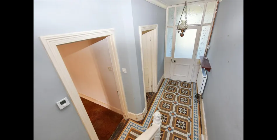 DECEPTIVELY SPACIOUS SEMI-DETACHED HOUSE FOR MODERNISATION