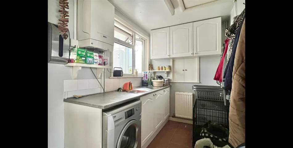 DETACHED BUNGALOW ON LARGE PLOT