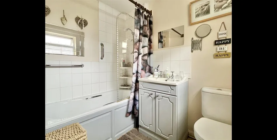 DETACHED BUNGALOW ON LARGE PLOT