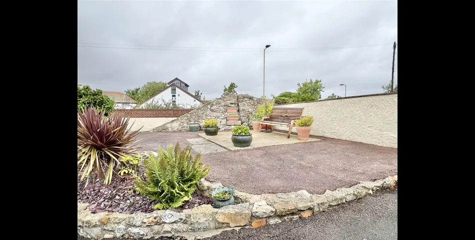 DETACHED BUNGALOW ON LARGE PLOT