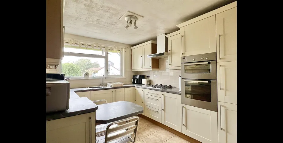 DETACHED BUNGALOW ON LARGE PLOT