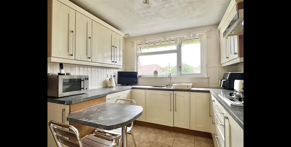 DETACHED BUNGALOW ON LARGE PLOT